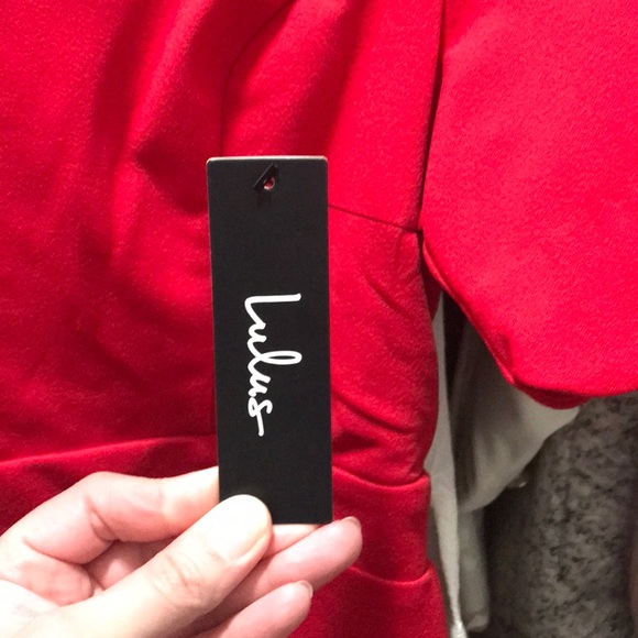 Gorgeous red dress - Picture 3 of 3